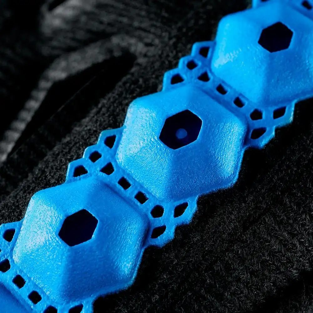 AT4.0 CARBON - Headliner 5 AT4.0 CARBON - Headliner